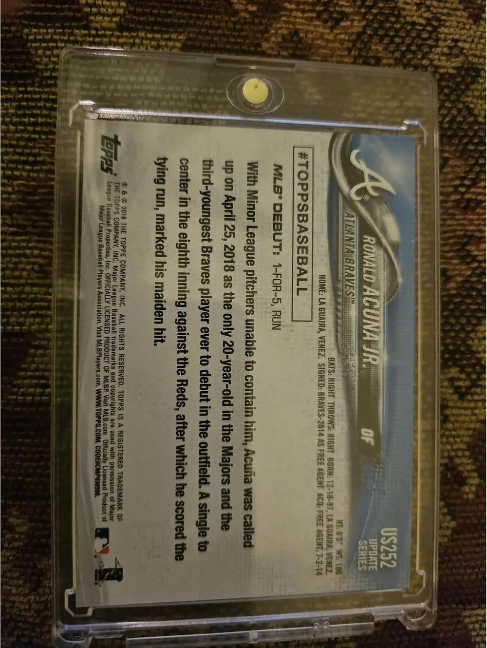 2018 Topps Update - Ronald Acuna Jr. #US252 Rookie Debut Card (RC) RAW Mint - Picture 2 of 2
